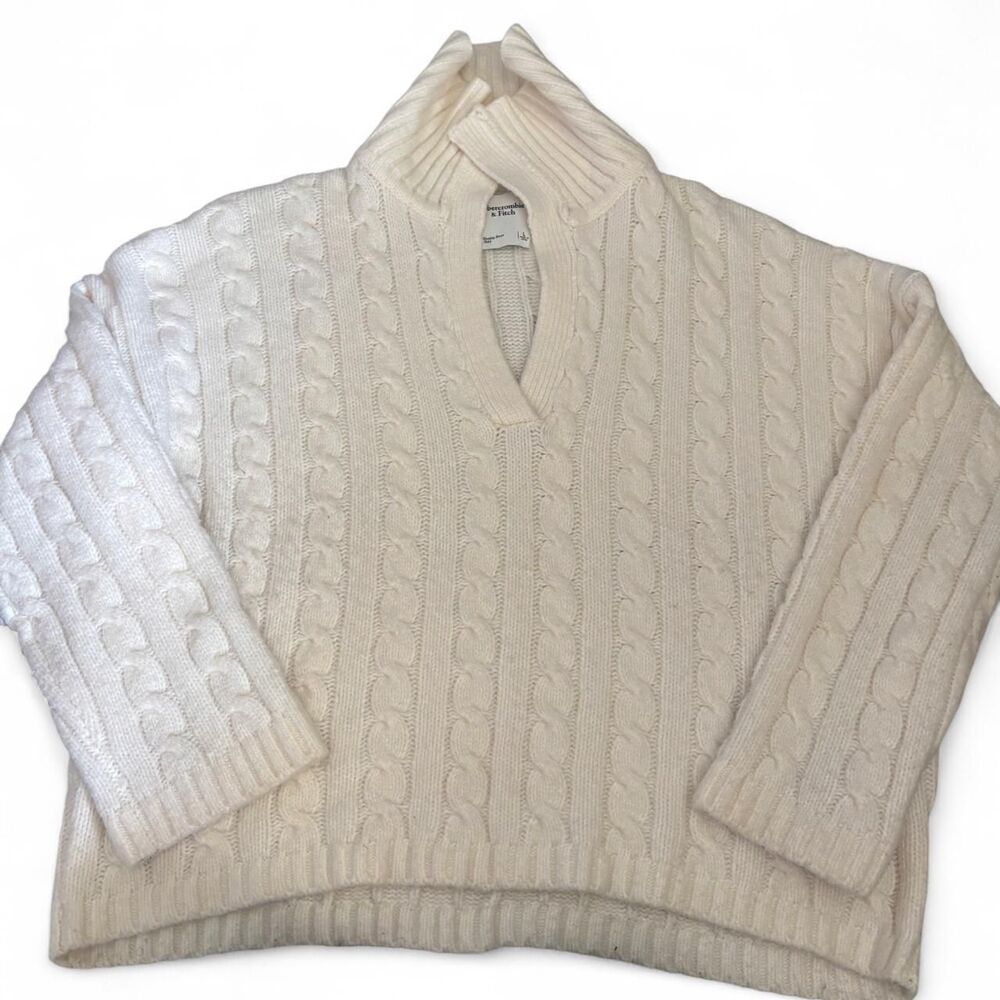 Abercrombie-fitch Women's Cream and White Jumper